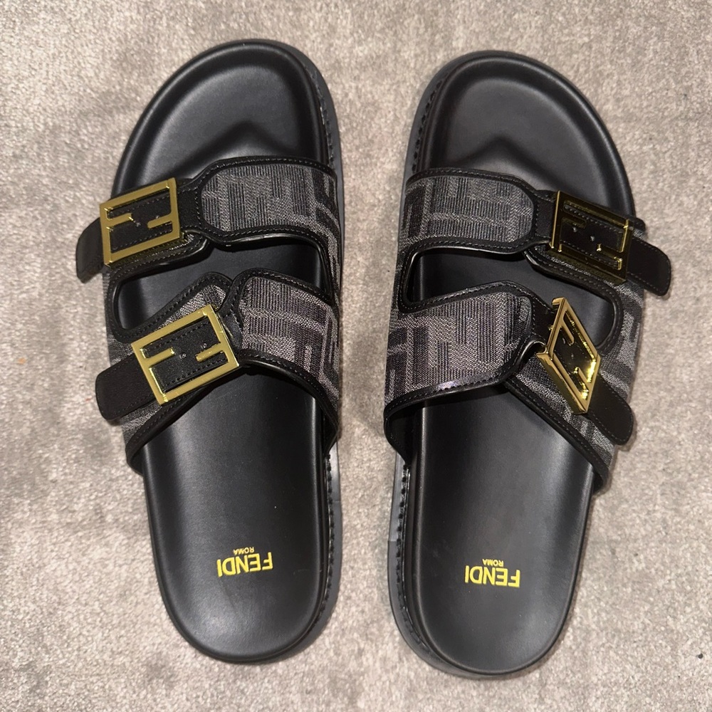 Fendl male sandals. No box.